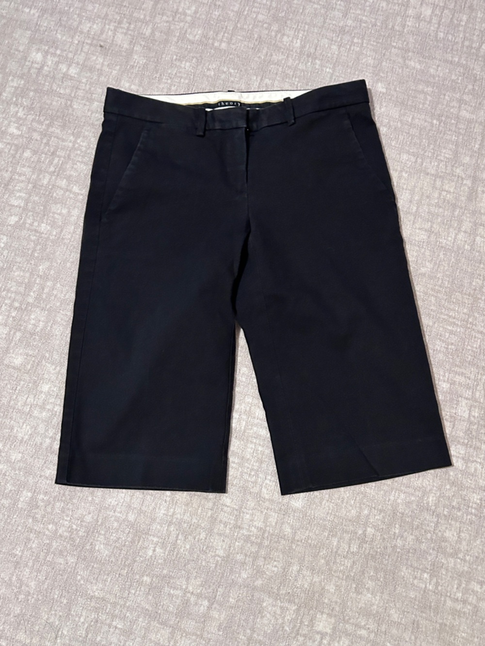 Theory Classic Soft Structured Black Shorts in Size 0